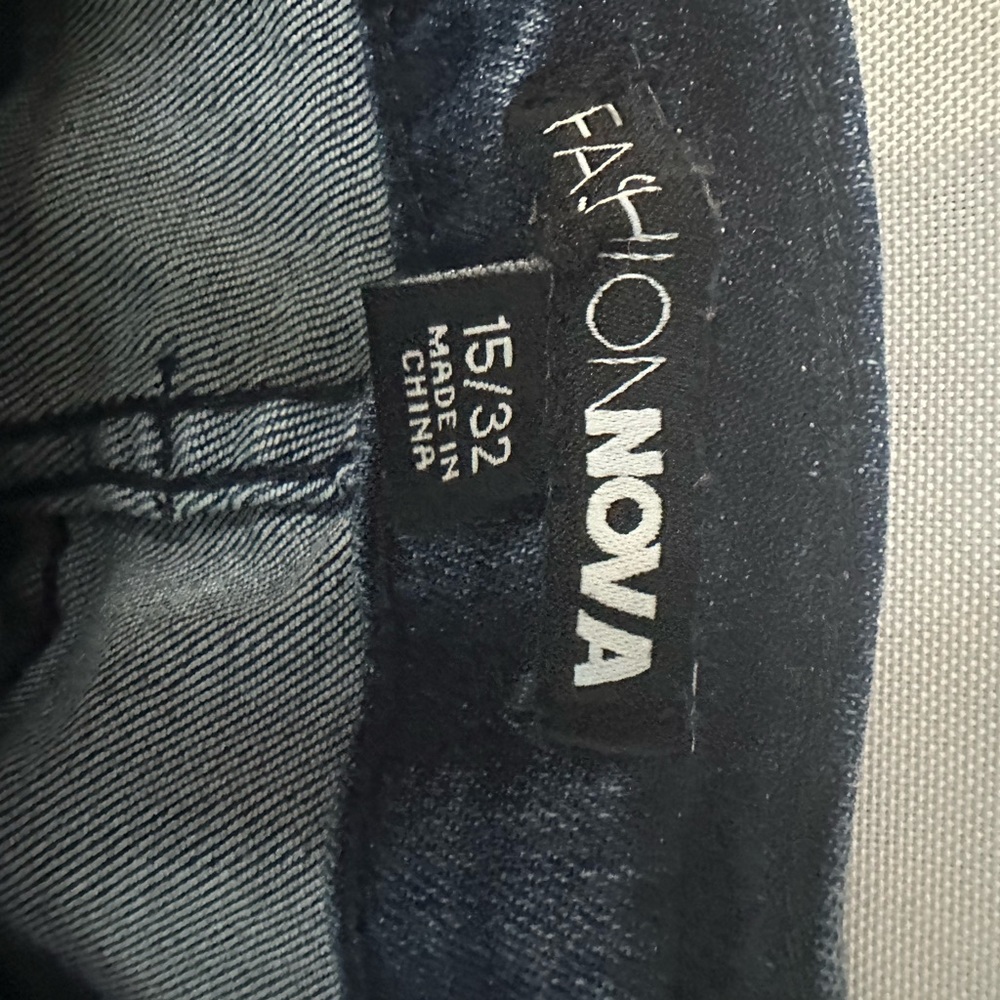 Jeans - Picture 3 of 3